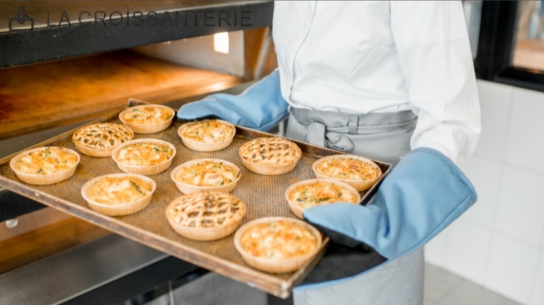 Bakers working in La Croissanterie kitchen